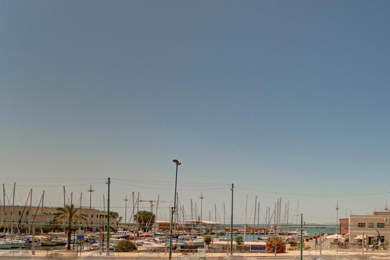 Right House Sur Le Port - Harbour View Apartment Cagliari Exterior photo
